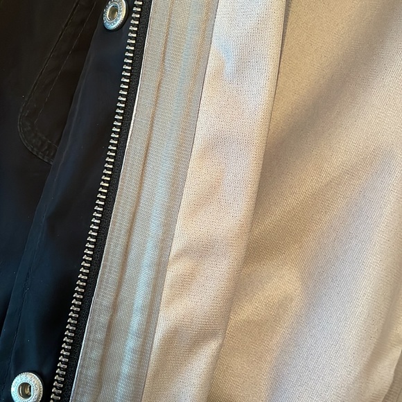 Lands’ End Women’s Rain Jacket ☔️ - Picture 13 of 13